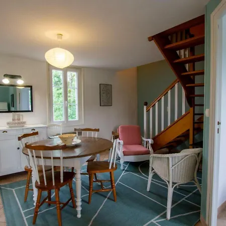 Дом отдыха Maison De Charme Proche Centre Avec Jardin, 2 Chambres, Terrasse Et Tout Inclus - Fr-1-616-203 Брантом