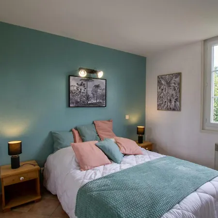 Дом отдыха Maison De Charme Proche Centre Avec Jardin, 2 Chambres, Terrasse Et Tout Inclus - Fr-1-616-203 Брантом