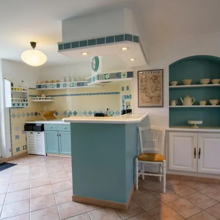 Дом отдыха Maison De Charme Proche Centre Avec Jardin, 2 Chambres, Terrasse Et Tout Inclus - Fr-1-616-203 *