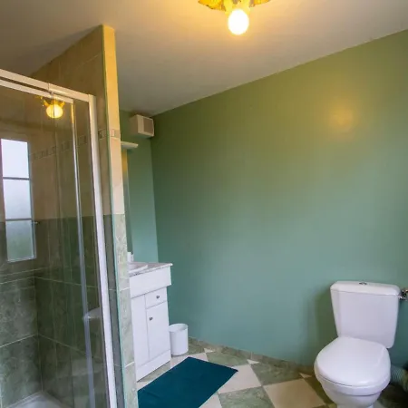 Дом отдыха Maison De Charme Proche Centre Avec Jardin, 2 Chambres, Terrasse Et Tout Inclus - Fr-1-616-203 Брантом